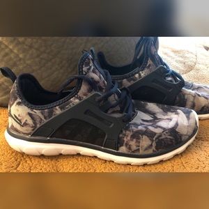 Cushion Fit Active Shoes